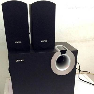 家用漫步者音響轉(zhuǎn)讓 木質(zhì)結(jié)構，音質(zhì)純正，深圳坪山坑梓自提